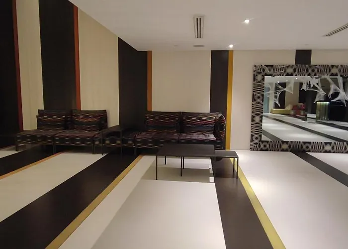 Aveline Modern Amenity View Acqua Private Residences Near Rockwell Makati Manila